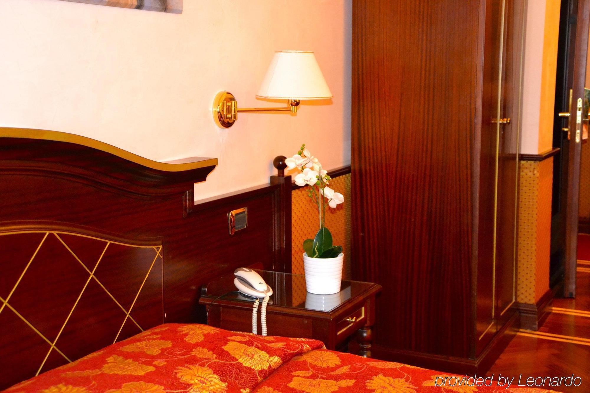 Invictus Hotel 3*