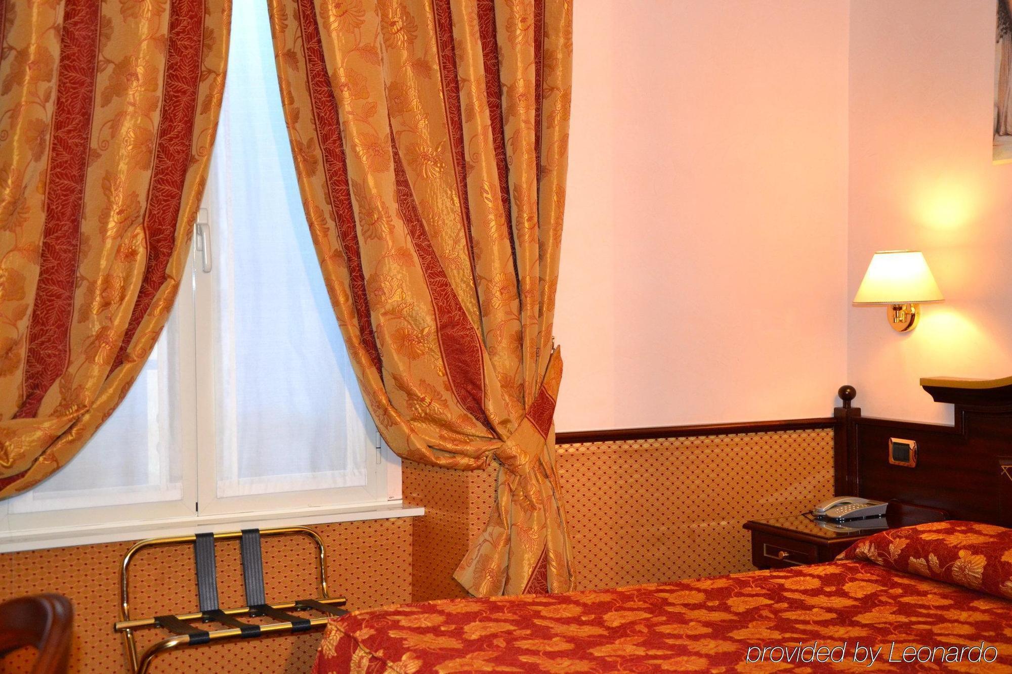 Invictus Hotel 3*