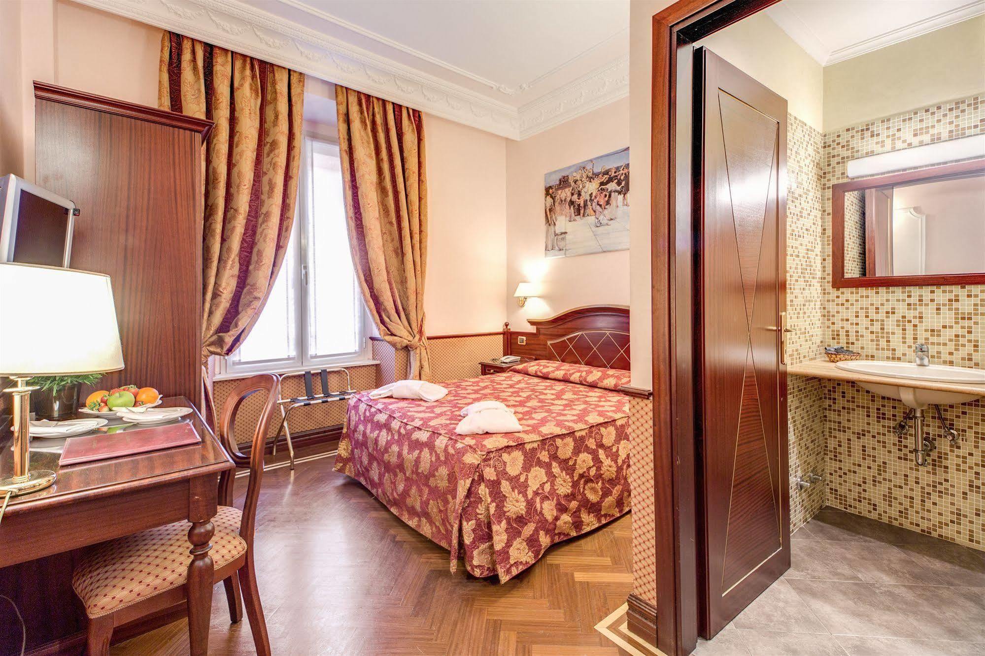Hotel Invictus 3*