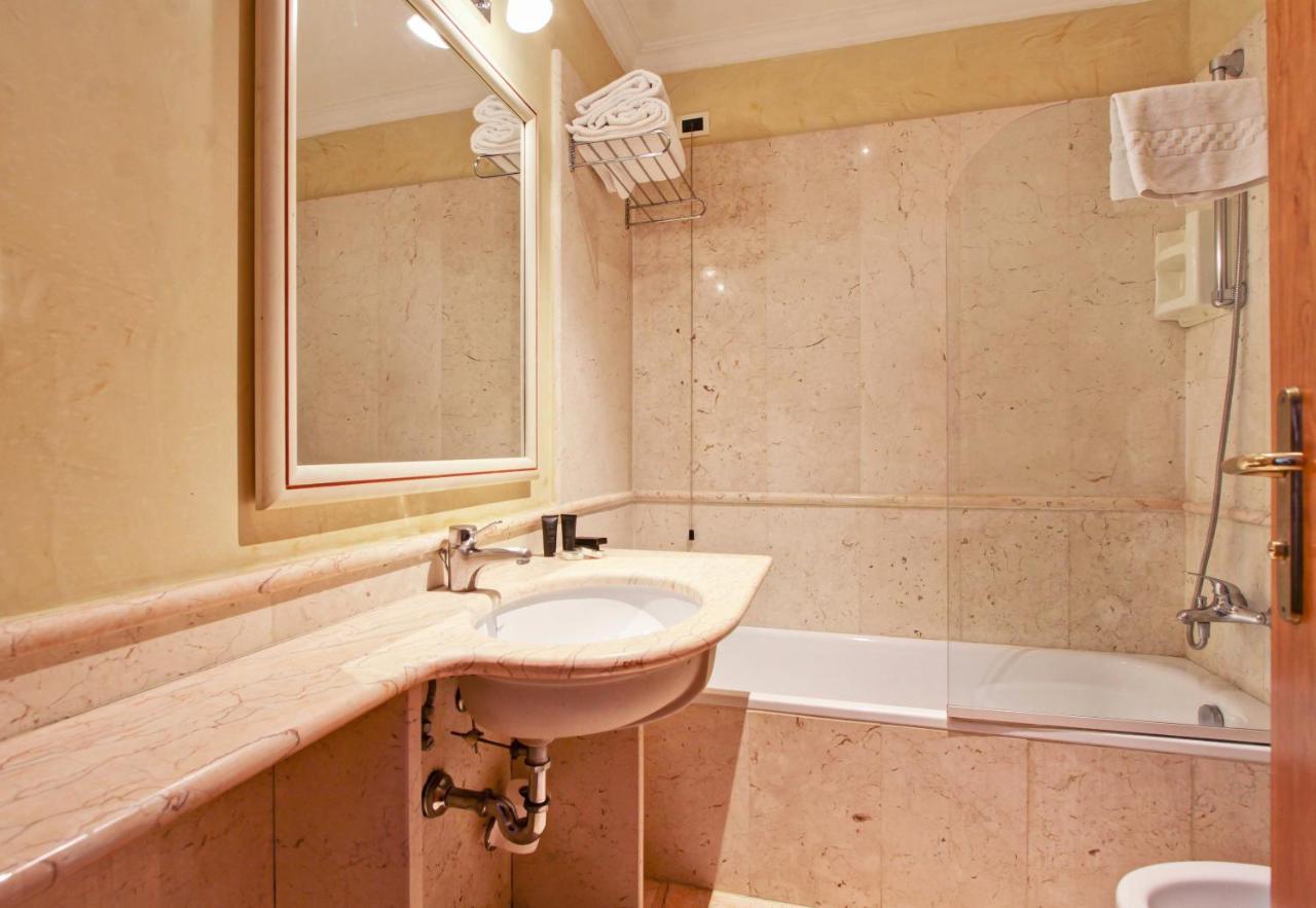 Invictus Hotel