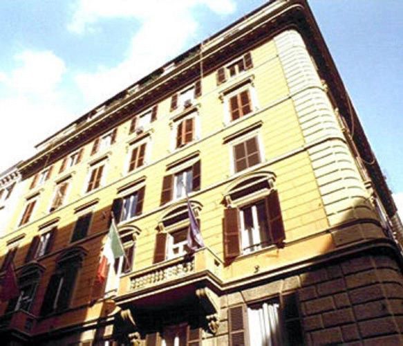 Invictus Hotel 3*